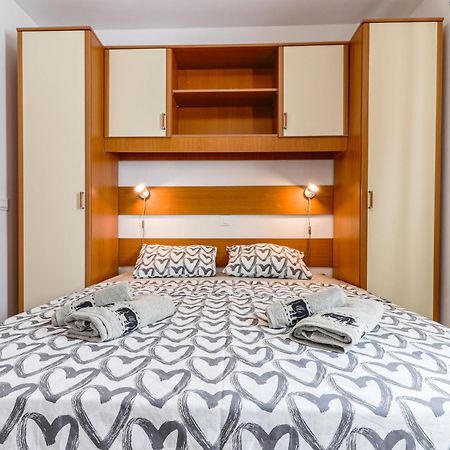 Sunshine Apartments Funtana With Balcony And Sea View Экстерьер фото