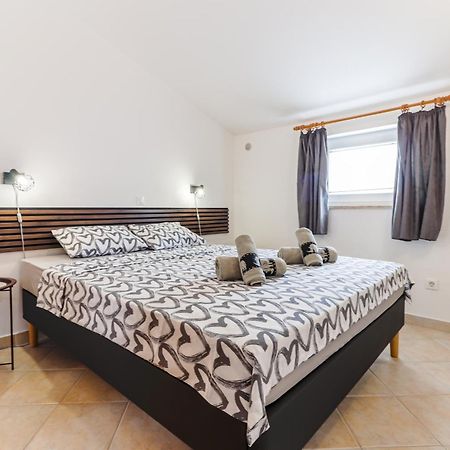 Sunshine Apartments Funtana With Balcony And Sea View Экстерьер фото