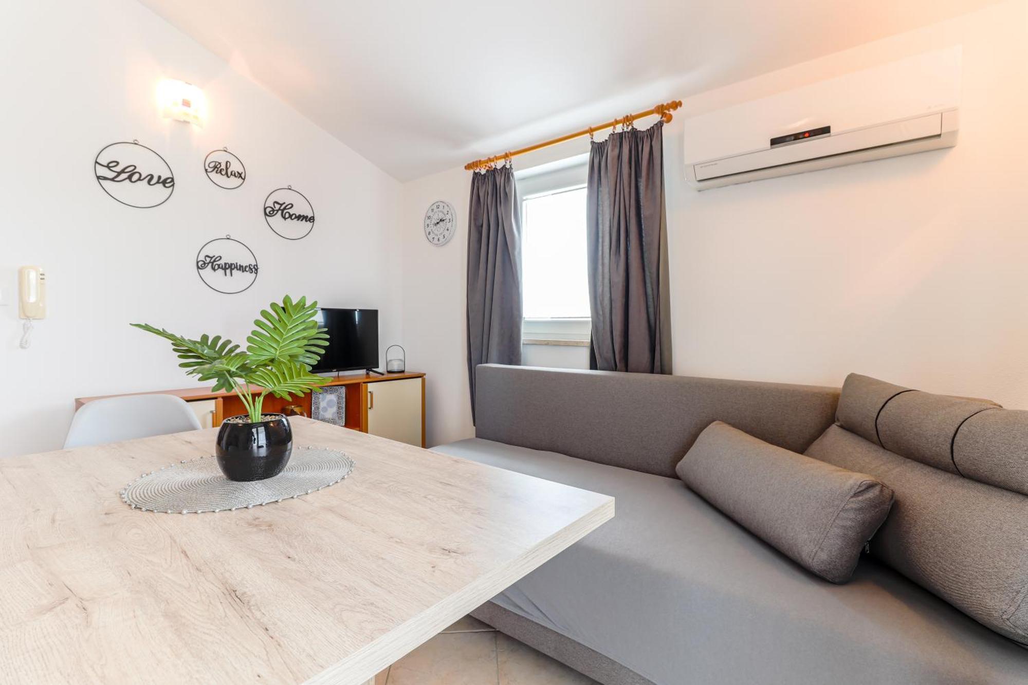 Sunshine Apartments Funtana With Balcony And Sea View Экстерьер фото
