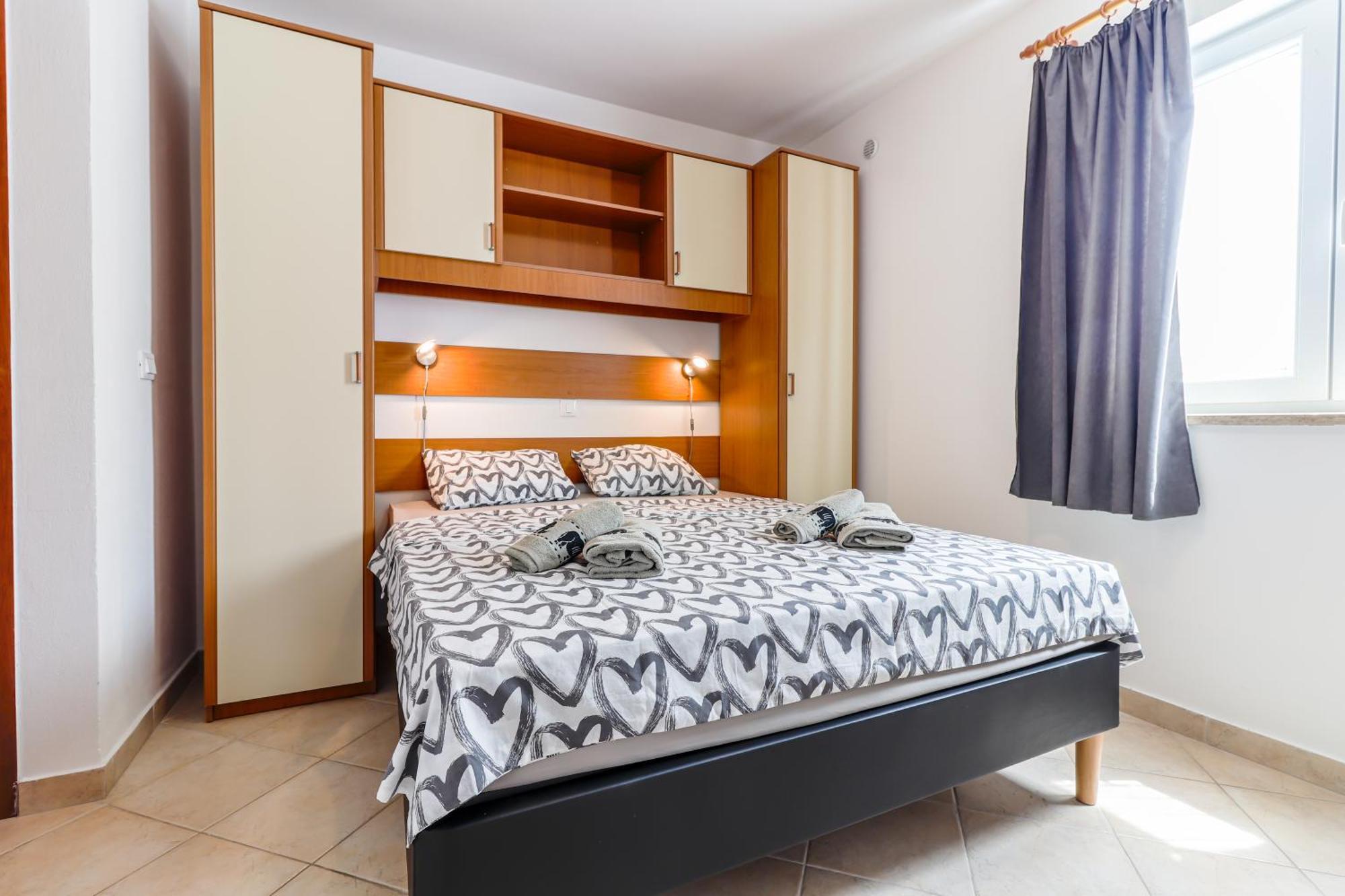 Sunshine Apartments Funtana With Balcony And Sea View Экстерьер фото